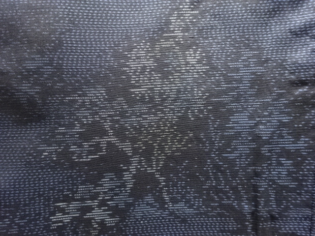 アンティーク　樹木模様織出し本場泥大島紬着物